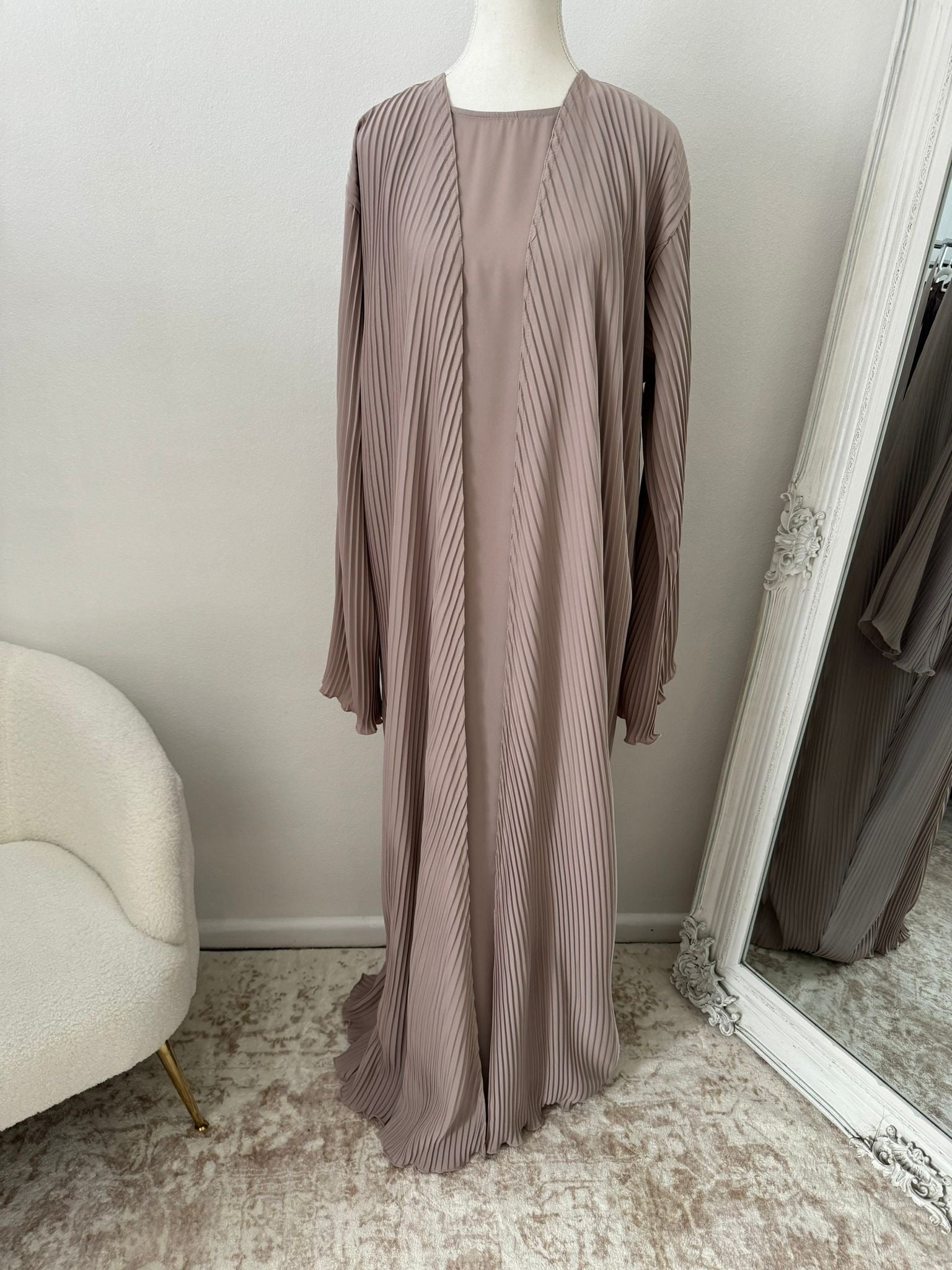LANA PLEATED ABAYA
