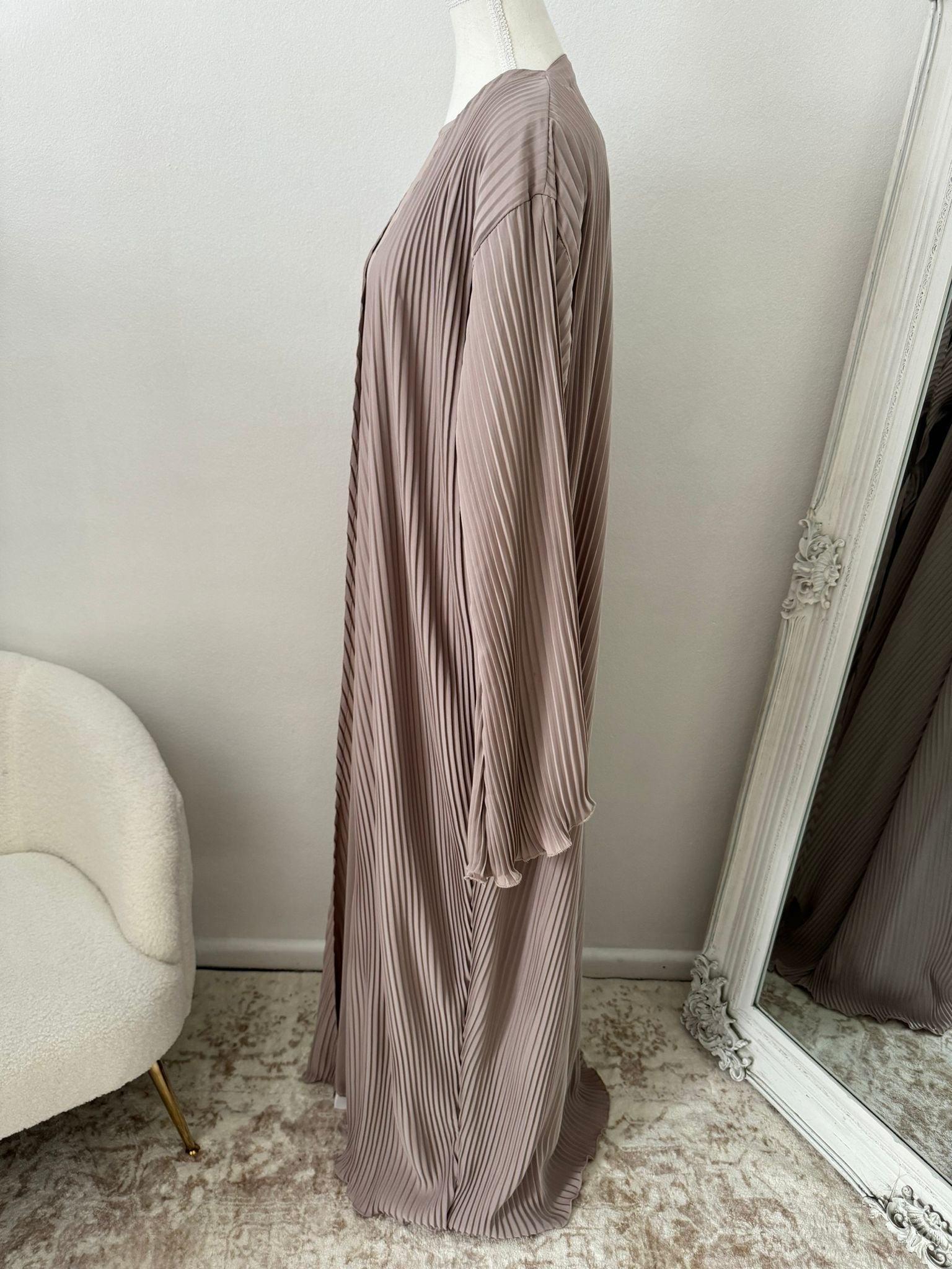 LANA PLEATED ABAYA