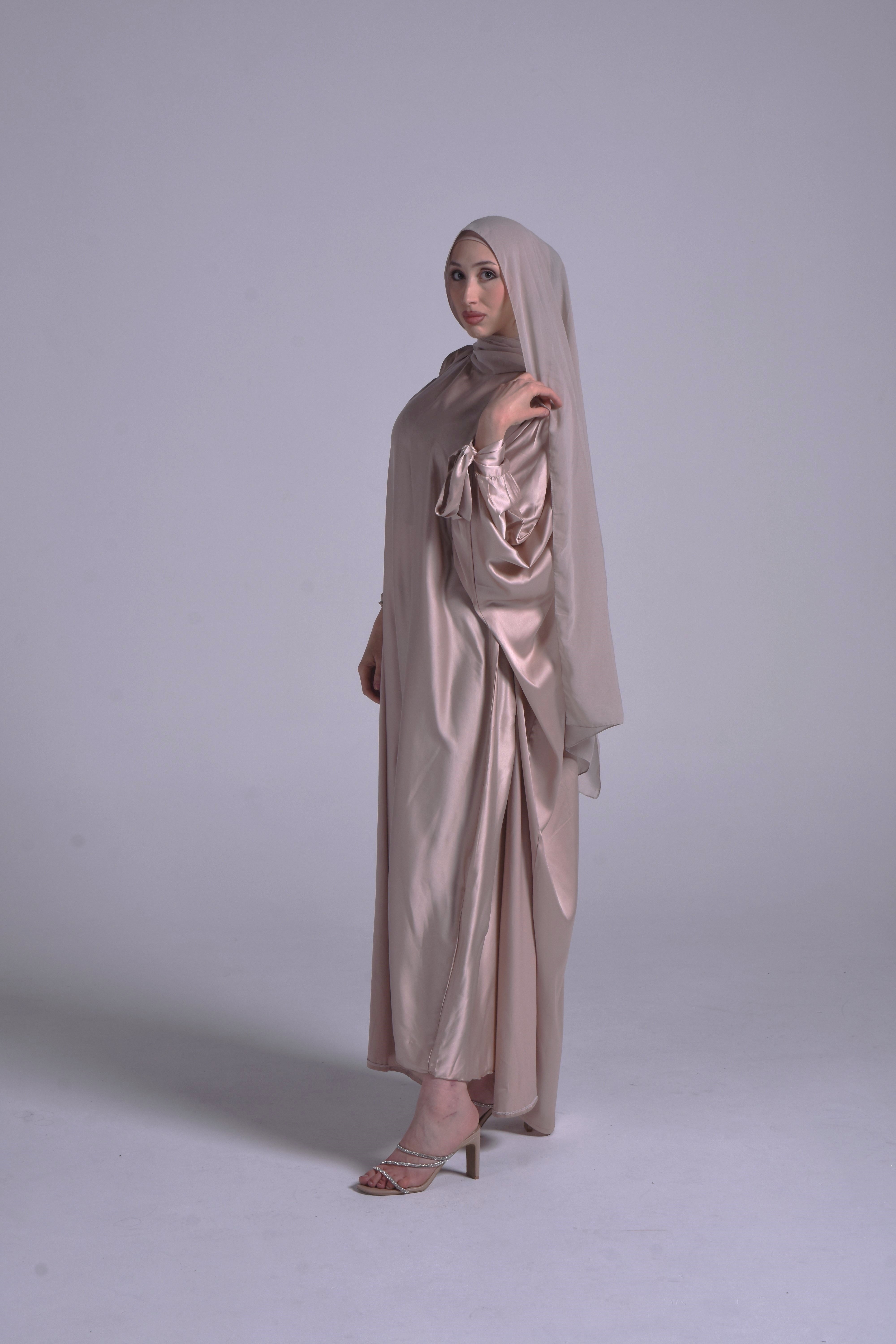 SOFIA ABAYA (nude)