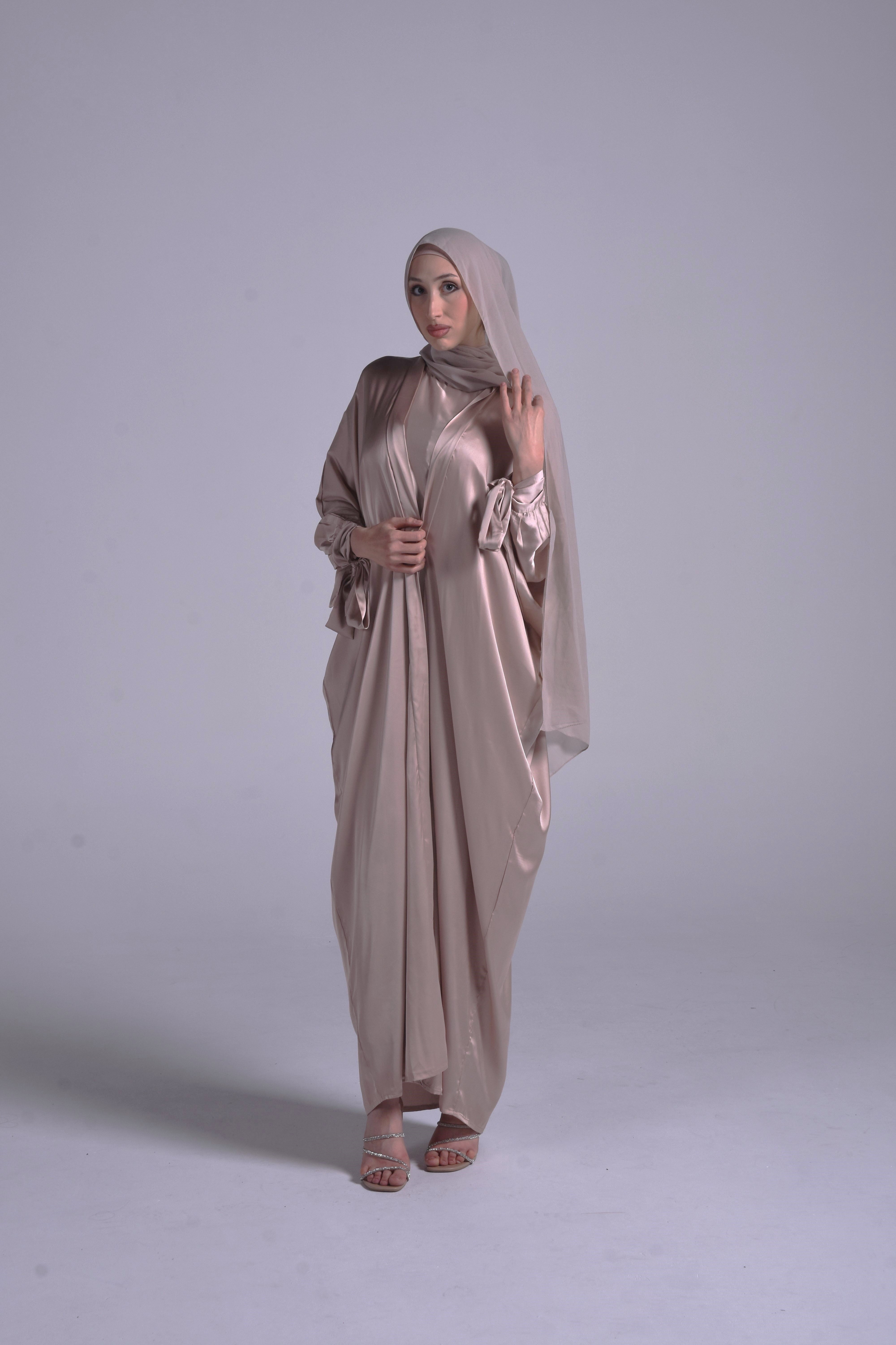 SOFIA ABAYA (nude)