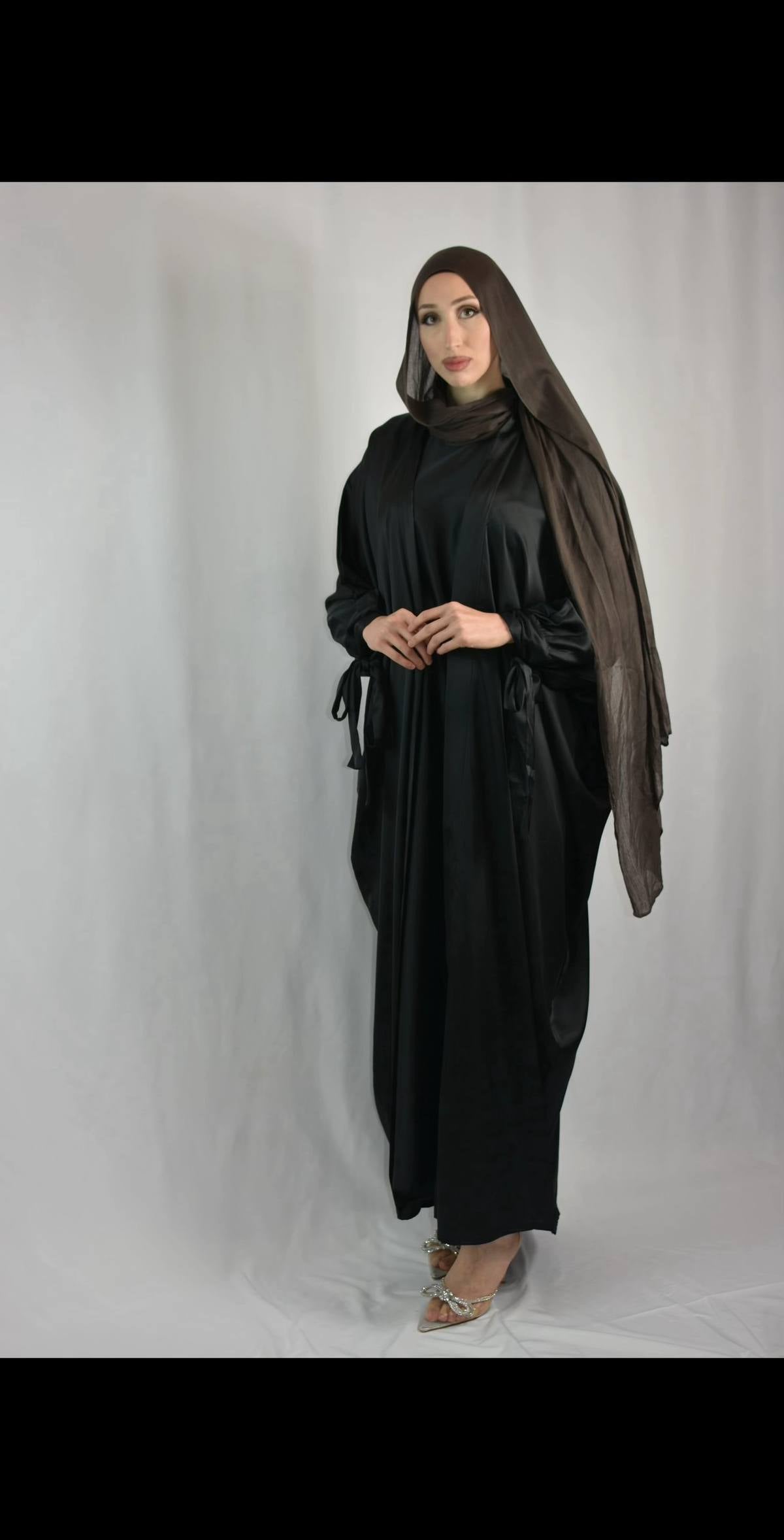 SOFIA SATIN ABAYA